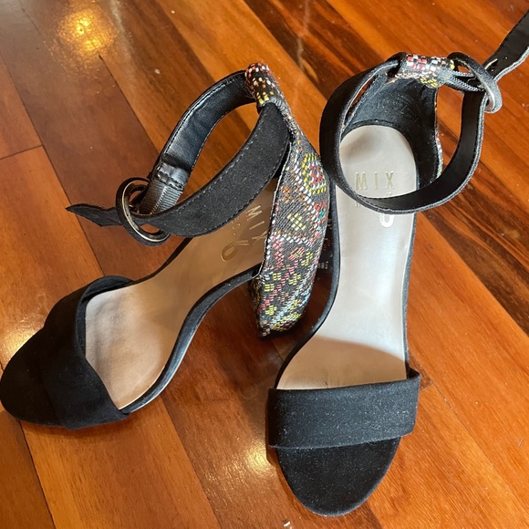 Mix No. 6 Gorgeous open-toe patterned heels - Picture 5 of 6